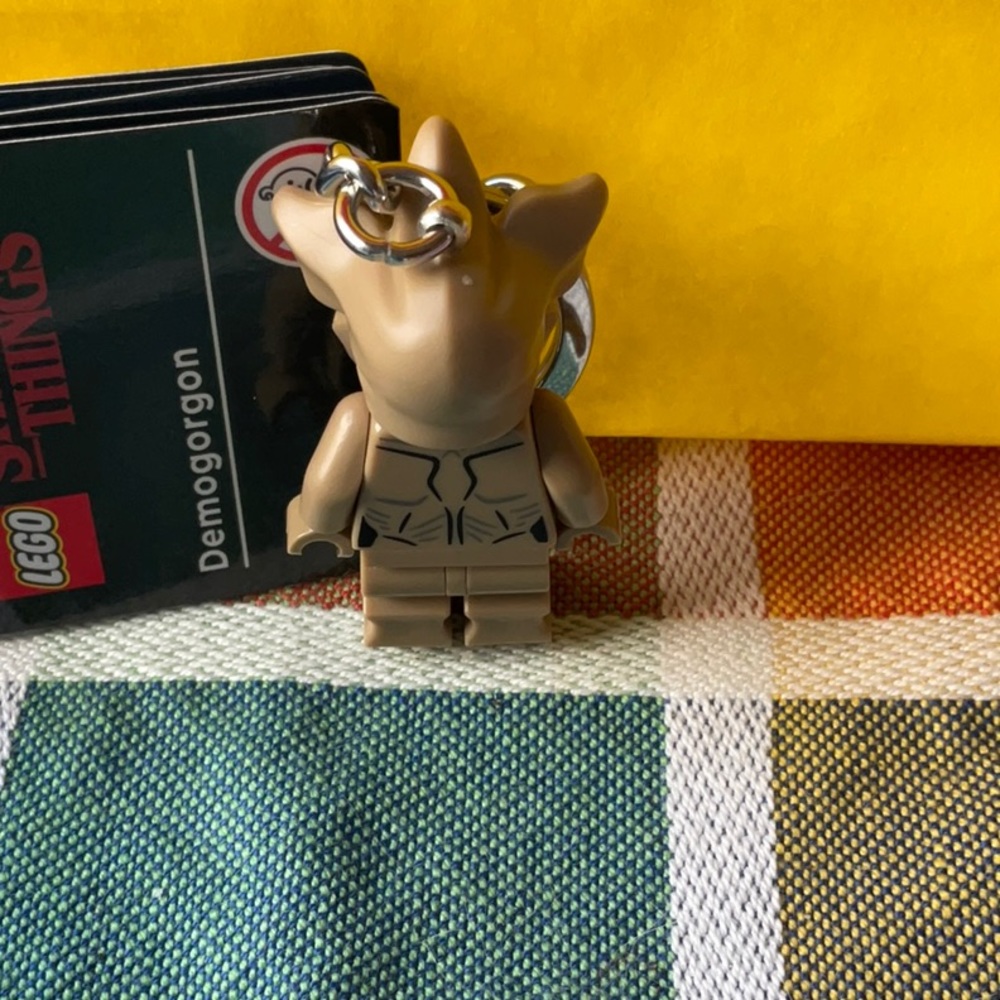 RARE 🪰 LEGO STRANGER THINGS DEMOGORGON  KEY CHAIN 🪰  NWT🪰 - Picture 14 of 16